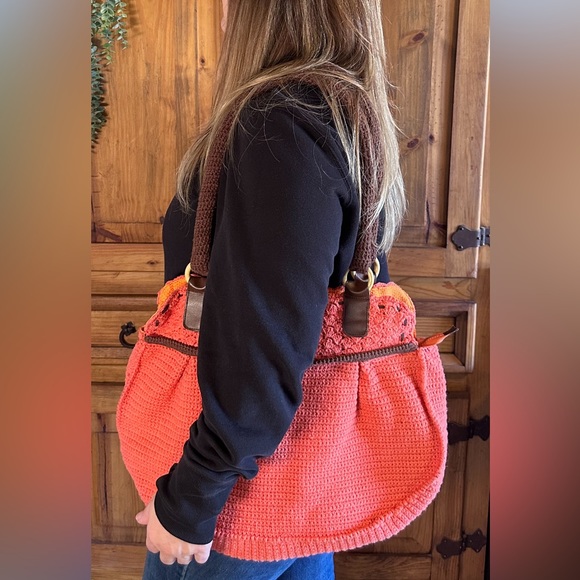 Beautiful Hand Knitted Purse - Picture 3 of 12